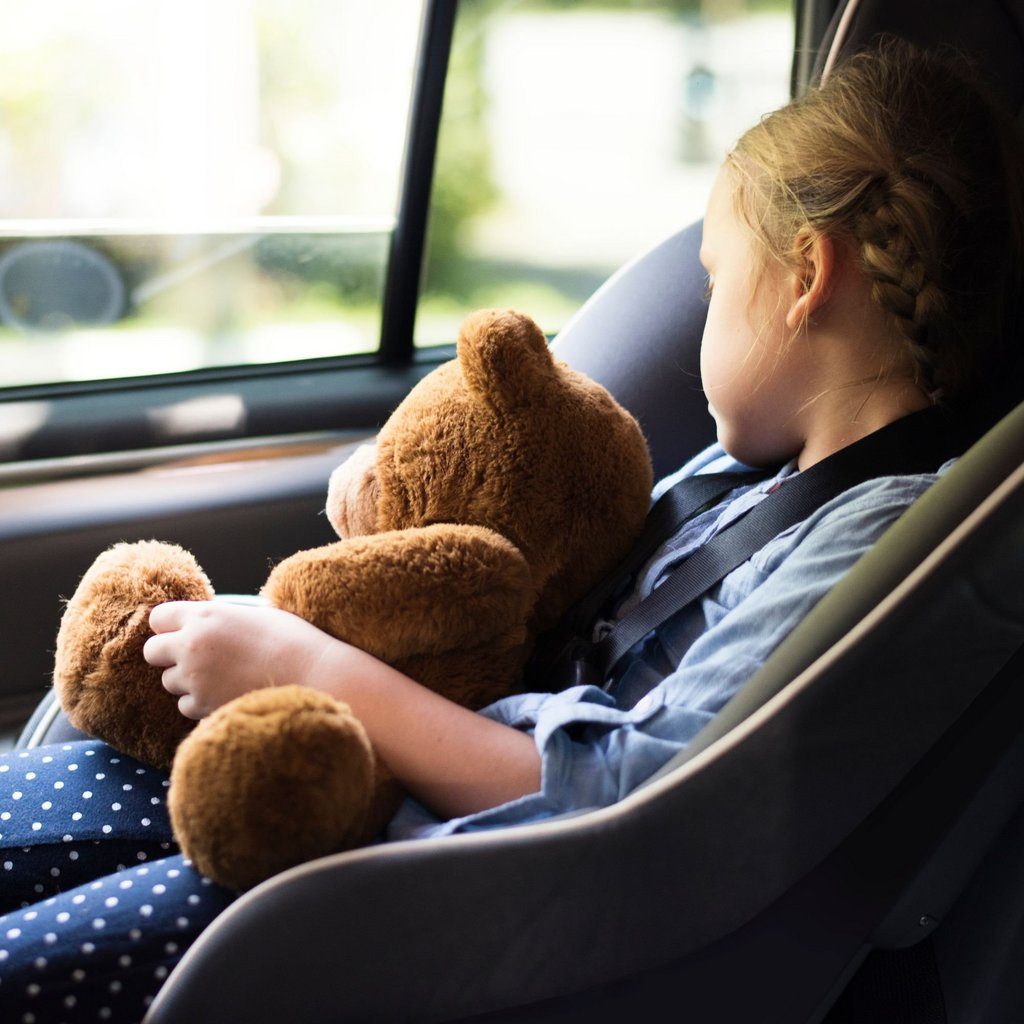 fablekids-mika-kinderautositz-1.jpg
